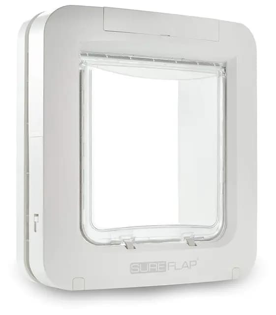 SureFlap Sure Petcare Mikrochip-Haustierklappe mit Sperrmodus, kompatibel mit RFID-Halsbändern und Mikrochips, EIN-Knopf-Steuerung, für Katzen und kleine Hunde, 4 x C-Batterien erforderlich, weiß