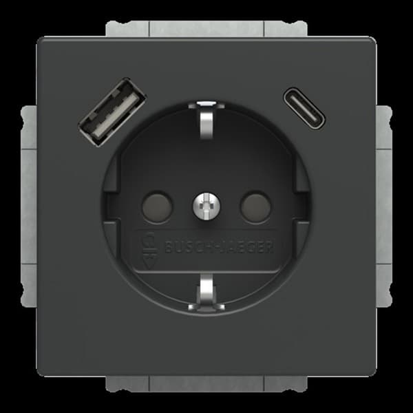 Schukosteckdose mit USB-A und USB-C Anschlüssen