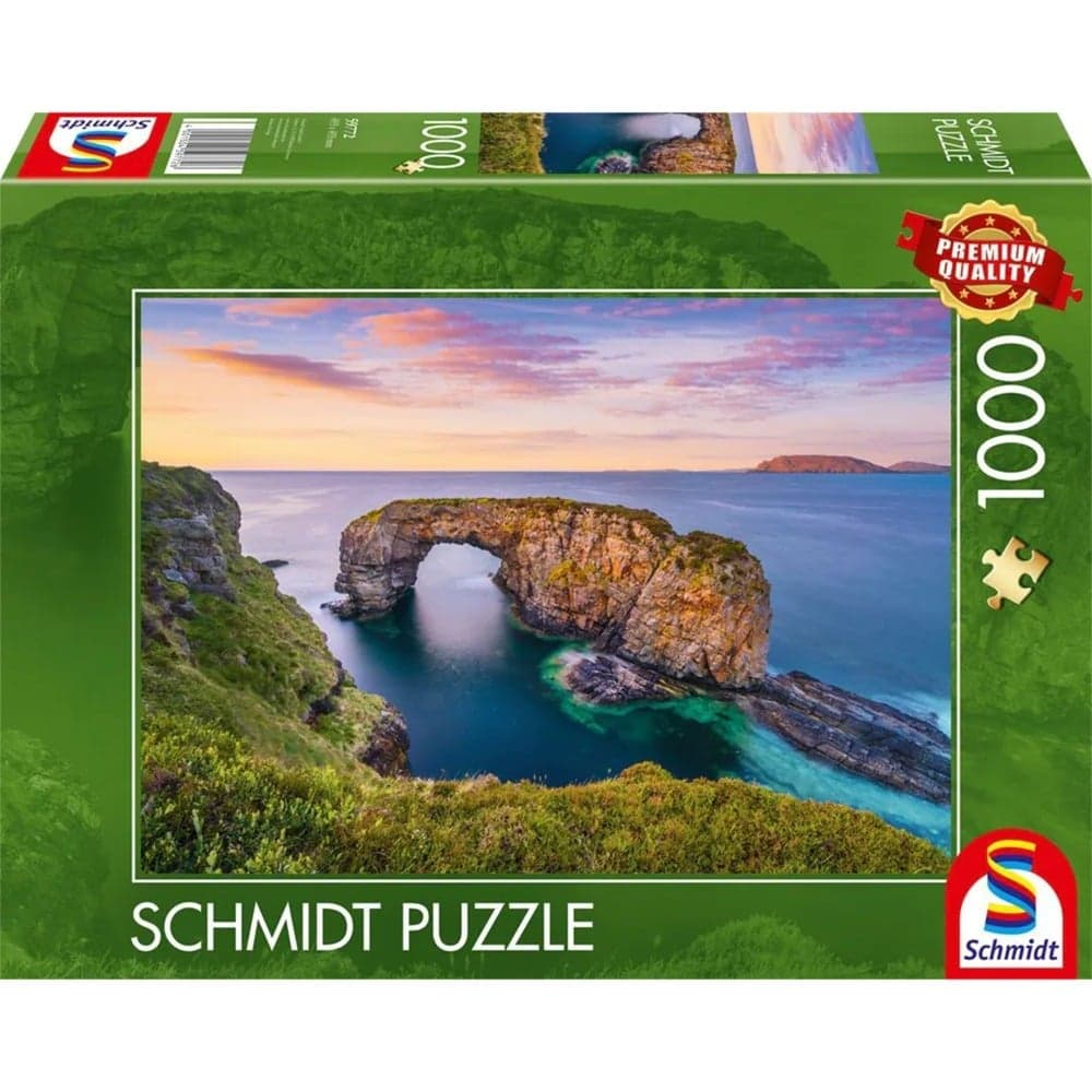 Ireland, Co.Donegal, Fanad, Great Pollet Sea Arch, Puzzle