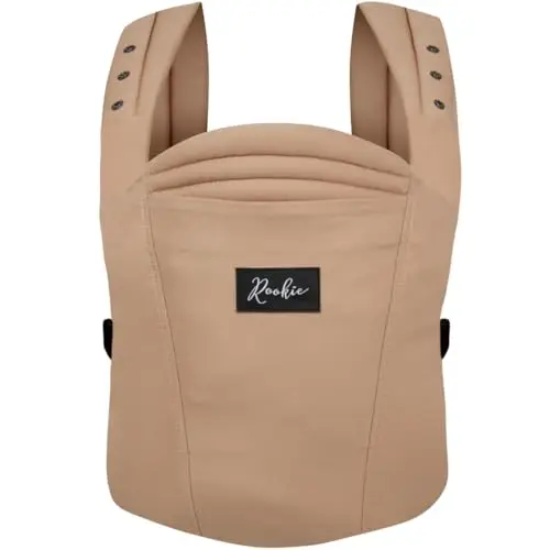 Rookie Babytrage ab Geburt - Ergonomisch, Bequem, Bio-Stoffe - Premium Elite Design - Baby Trage schnell & einfach angelegt - Baby carrier für Neugeborene bis 2 Jahre (Latte)