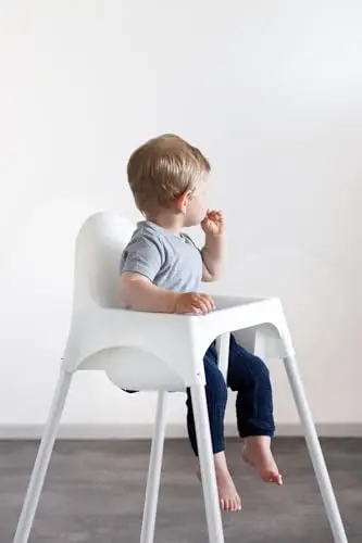 IKEA ANTILOP Kinderstuhl mit Sitzgurt; in weiß